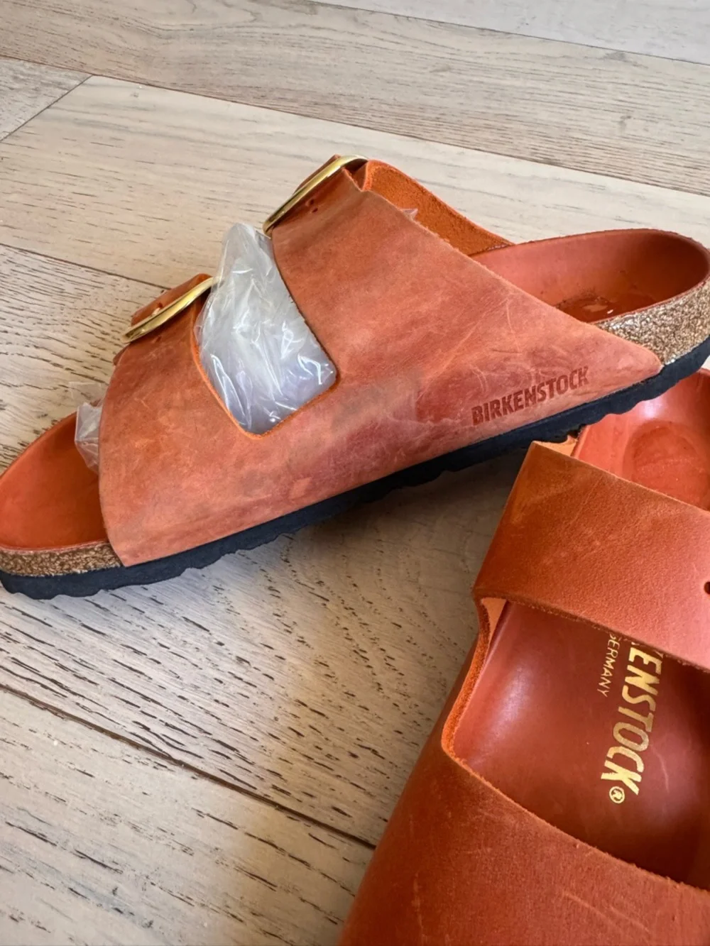 Birkenstock Arizona Big Buckle Two-Strap Sandals in Burnt Orange and Gold Sz: 39 - Picture 2 of 9